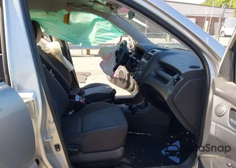 2010 Kia Sportage Lx z USA, uszkodzony, nr VIN KNDKG3A40A7704893